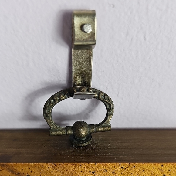 Vintage Octagonal Portrait Frame with Gold and Blue Accents - Picture 3 of 9